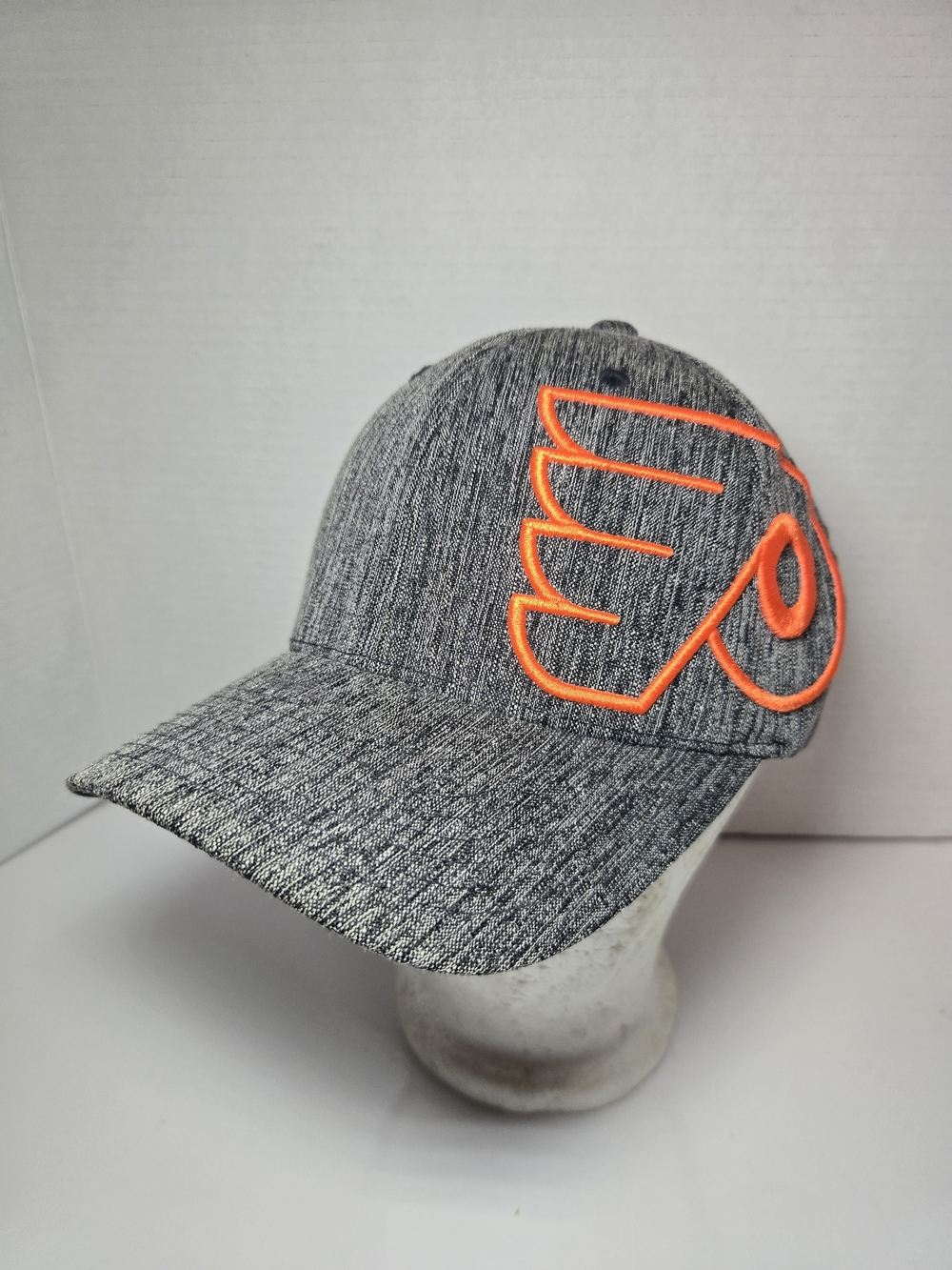 Philadelphia Flyers Cap with Bright Orange Logo Flexfit S/M